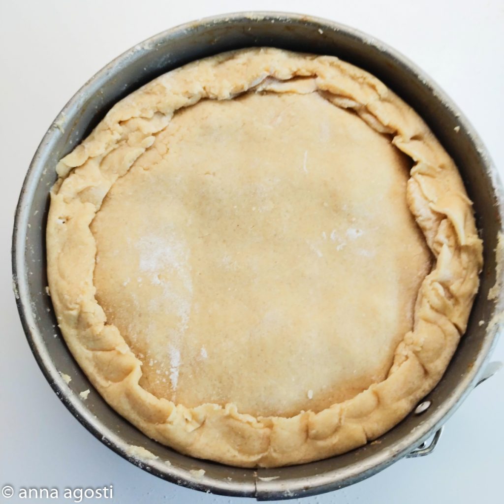 Ricotta-Torte mit kandierten Früchten