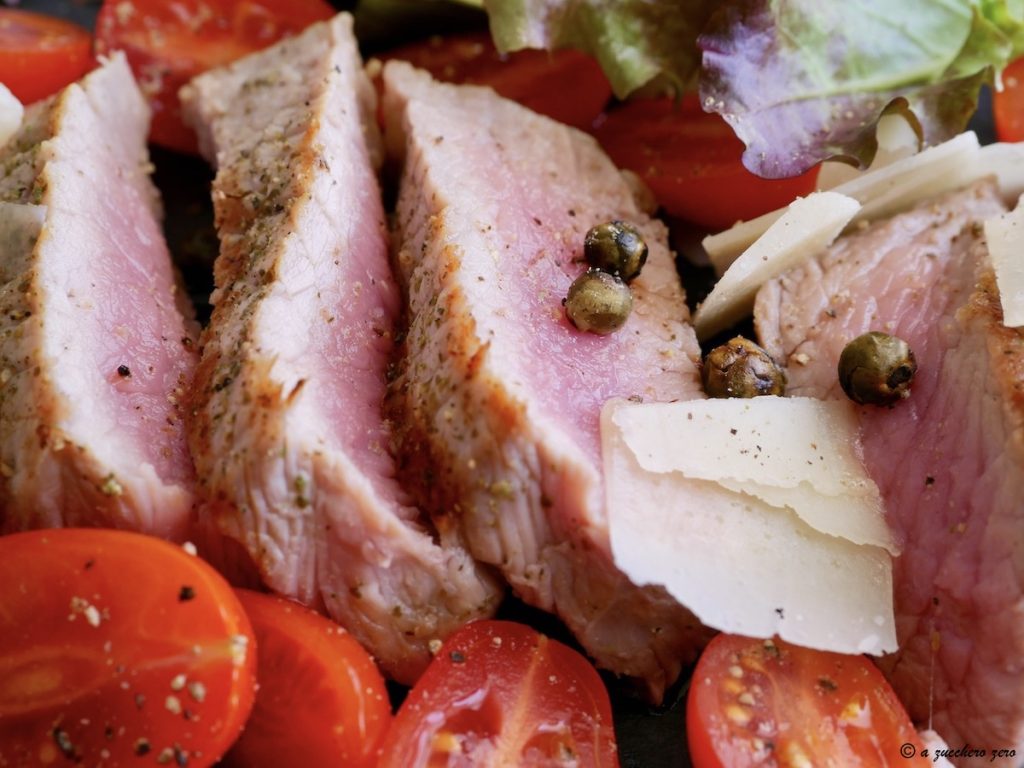Rindersteak auf der Grillplatte