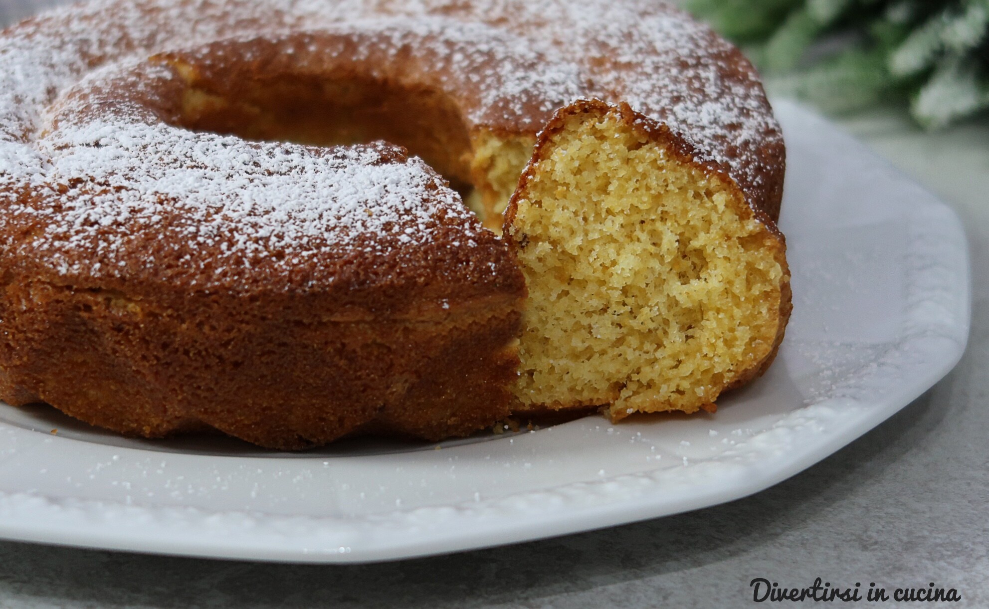 Joghurt-Ringkuchen mit Maismehl