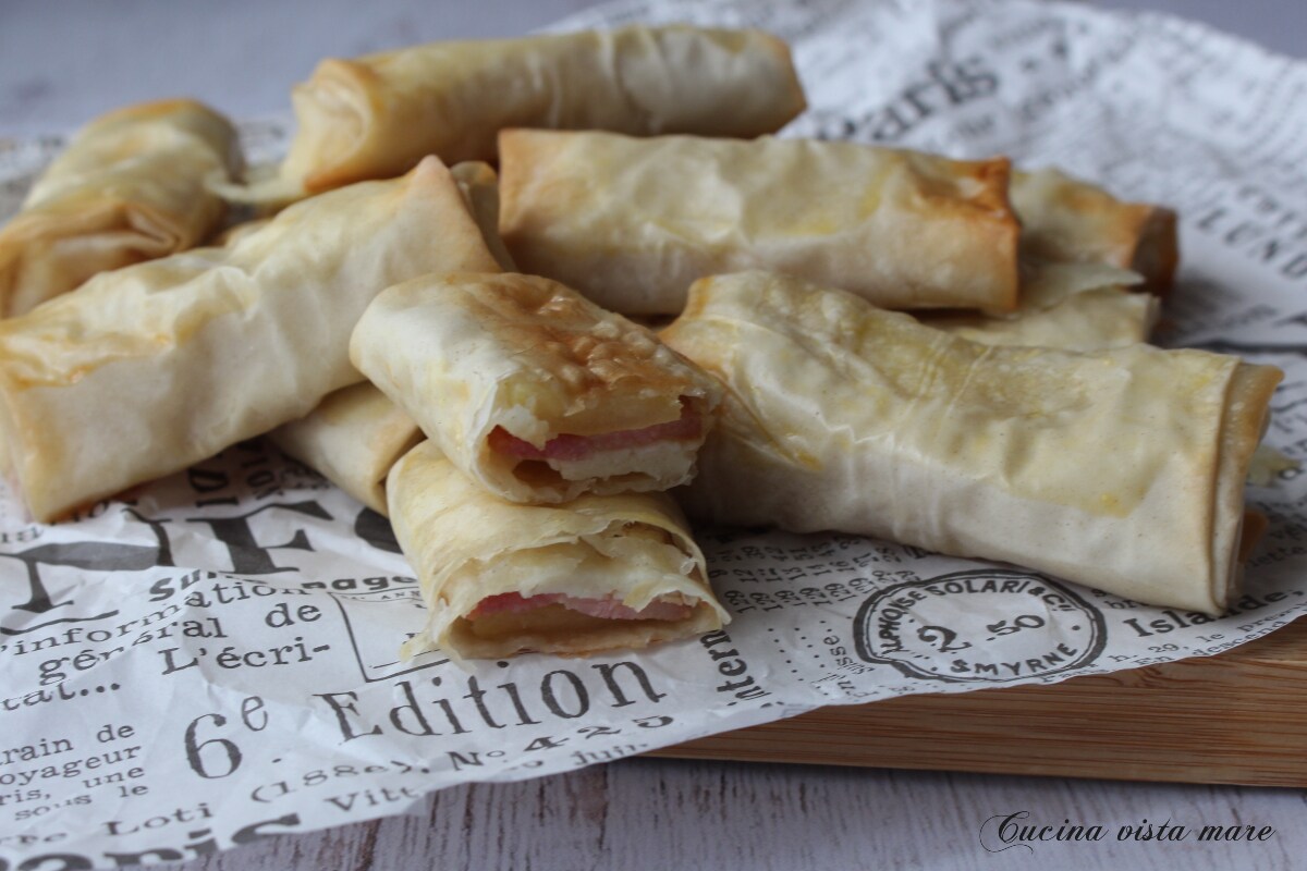 Röllchen mit Äpfeln, Speck und Käse