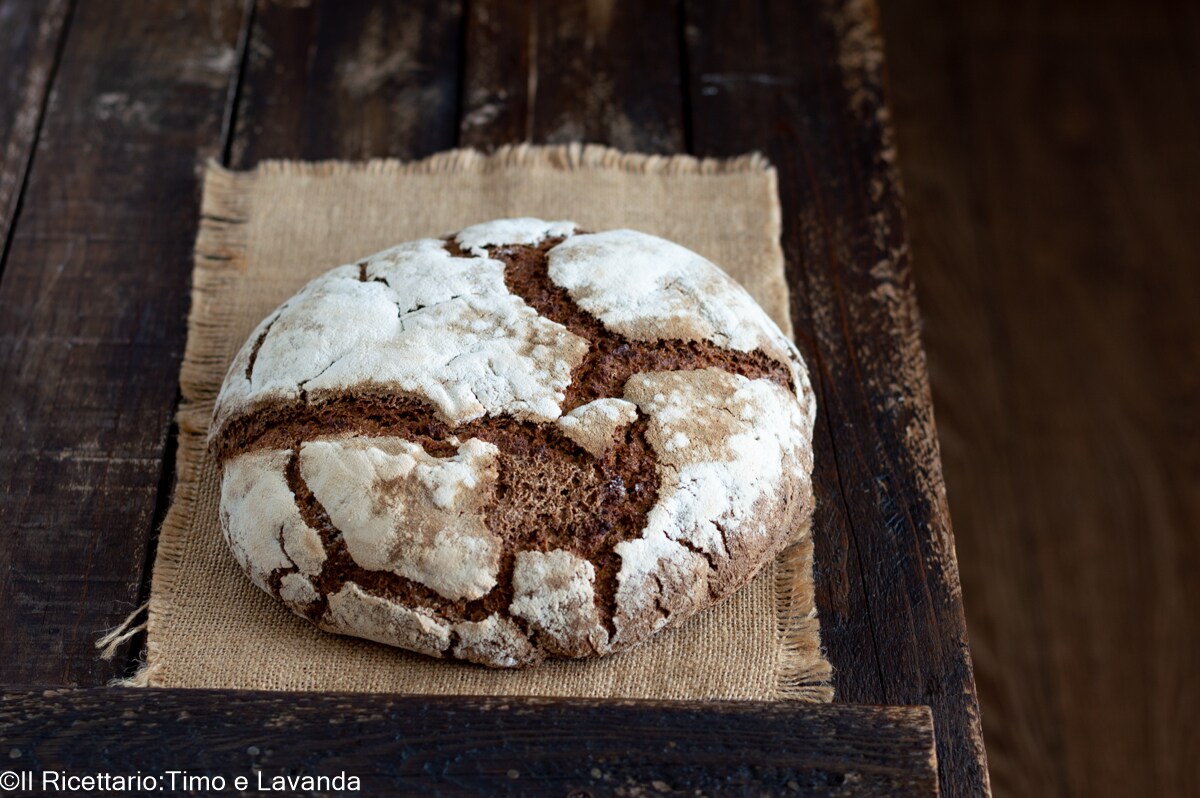 Roggenbrot mit Sauerteig