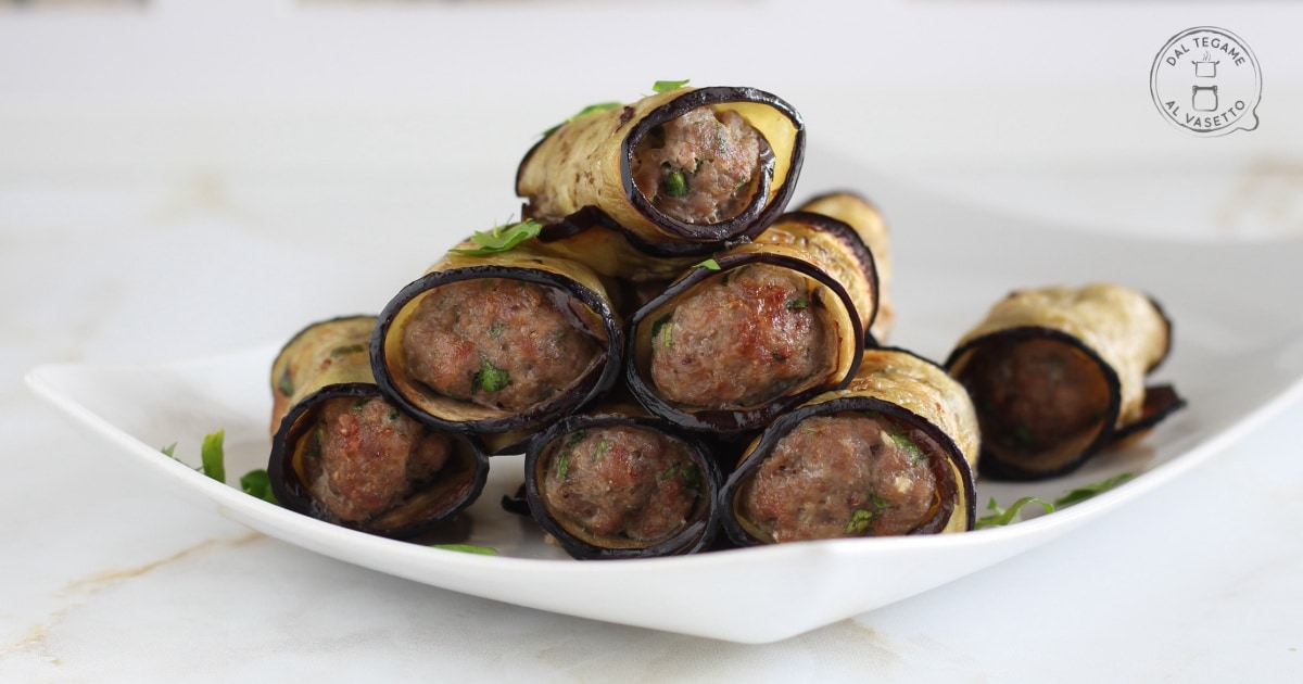 Roh-Auberginenröllchen in der Heißluftfritteuse