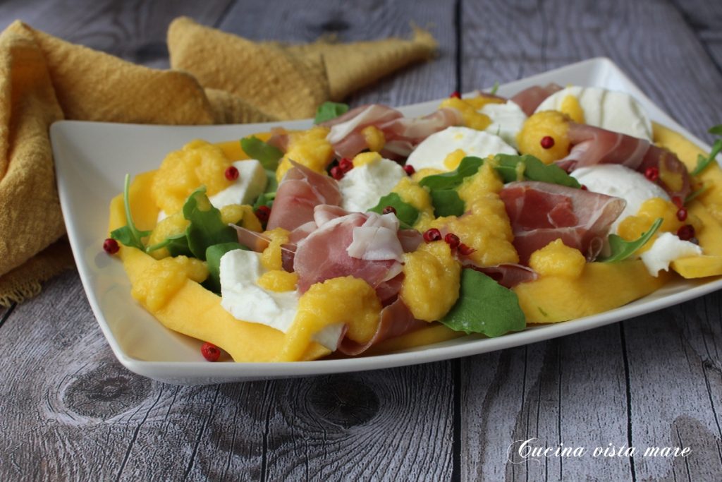 Rucola-Mango-Salat Küche mit Meerblick