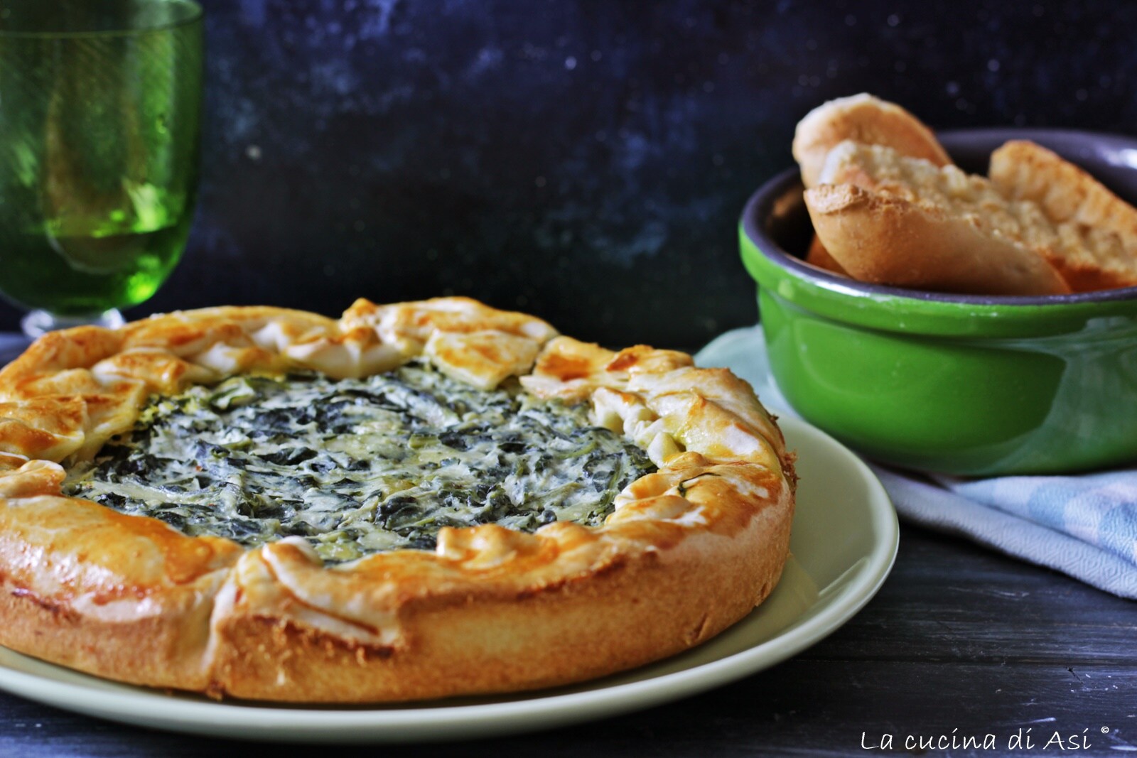 RUSTIKALER KUCHEN MIT MANGOLD, PECORINO UND RICOTTA