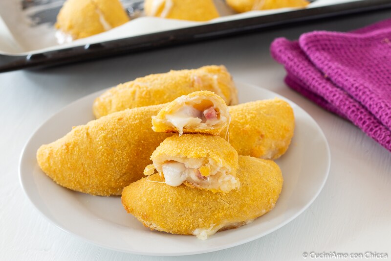 SEHR LECKERE UND SUPER EINFACHE PANZEROTTI AUS DEM OFEN