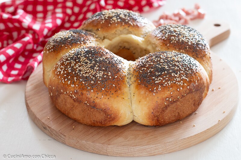 SEHR WEICHE GEFÜLLTE BRIOCHE-KRANZ