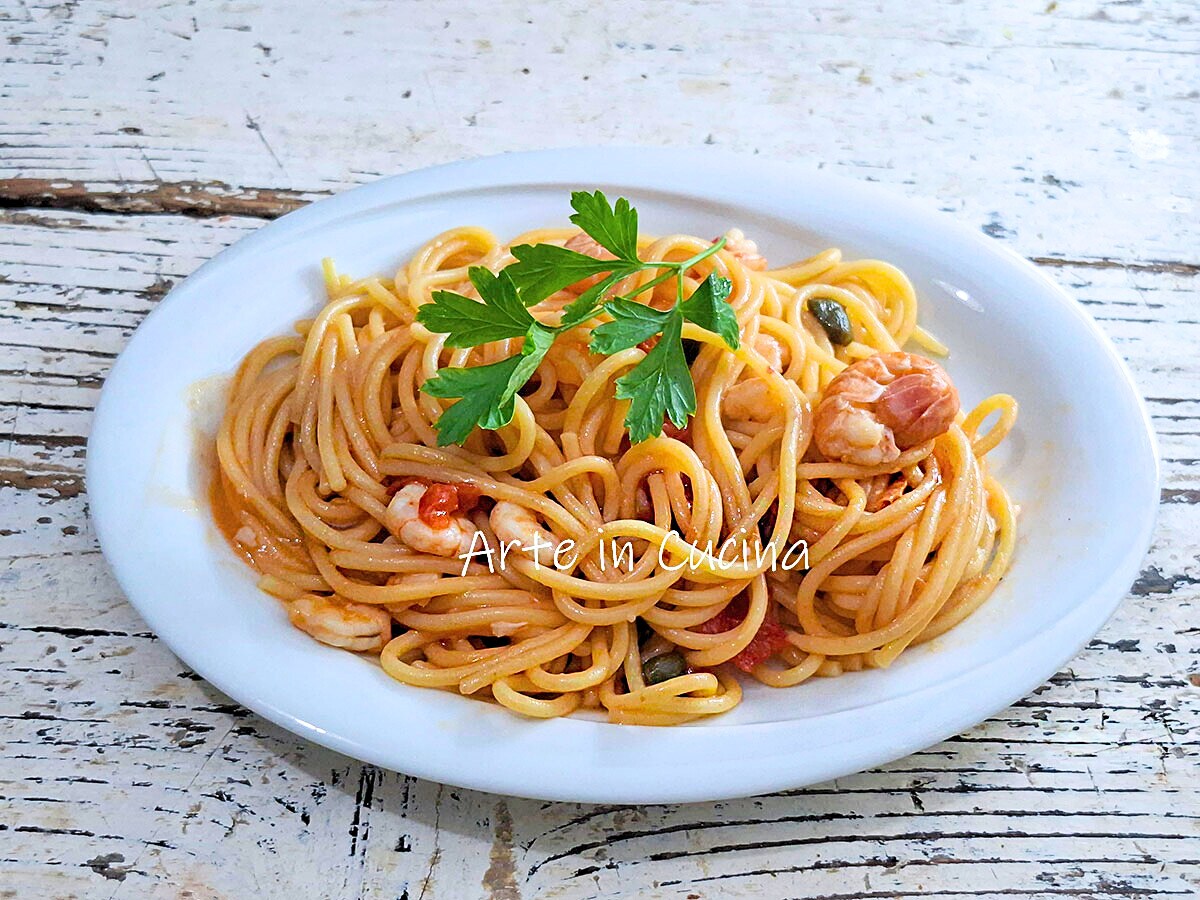 SPAGHETTI MIT GARNELEN und SCAMPI, einfaches und schnelles Meeresfrüchte-Hauptgericht