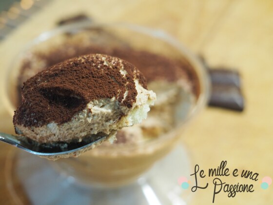 Schokoladen-Tiramisu mit Strega-Likör: das cremige Dessert, das beim ersten Bissen begeistert