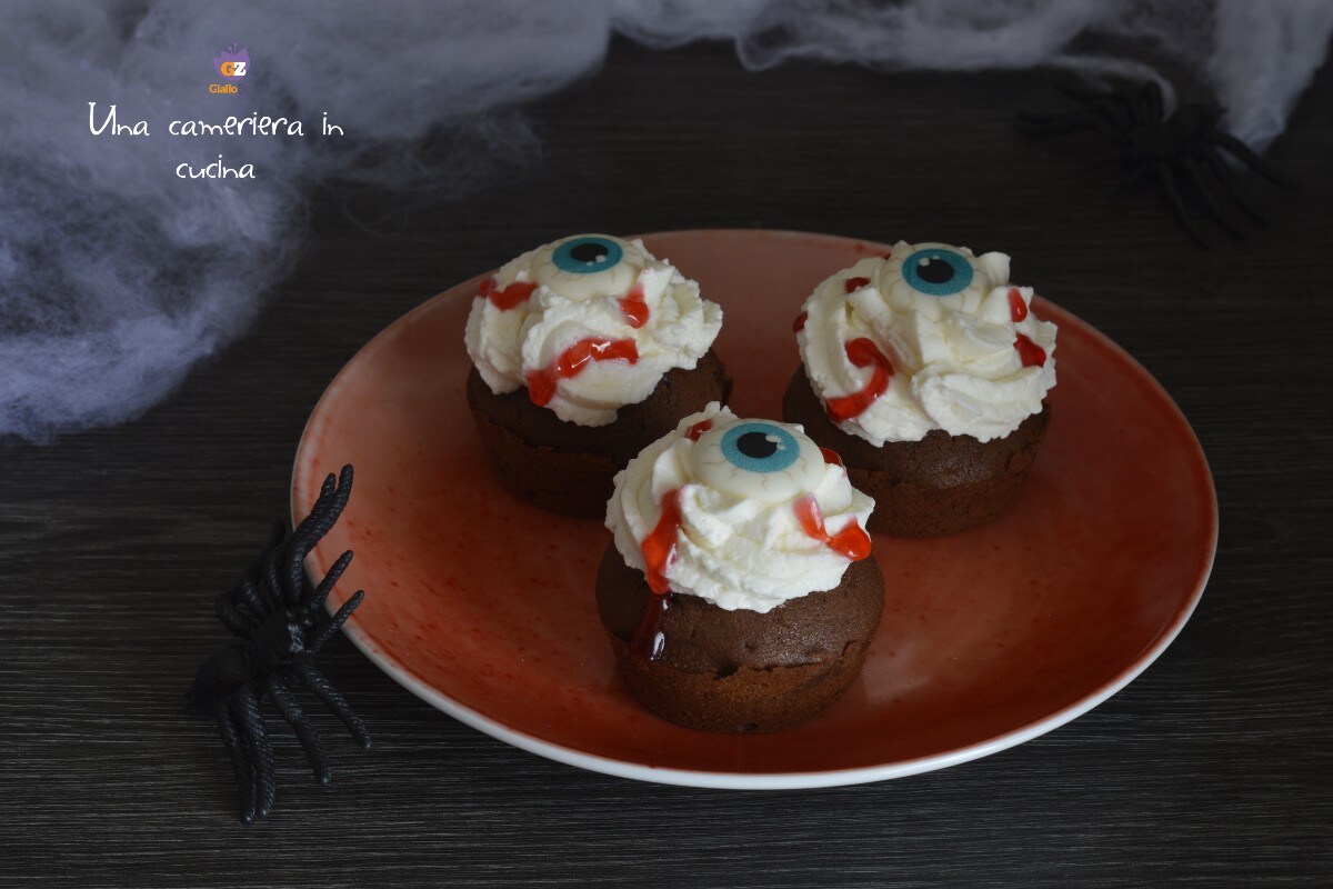 Schokoladenmuffins mit Augen – Halloween