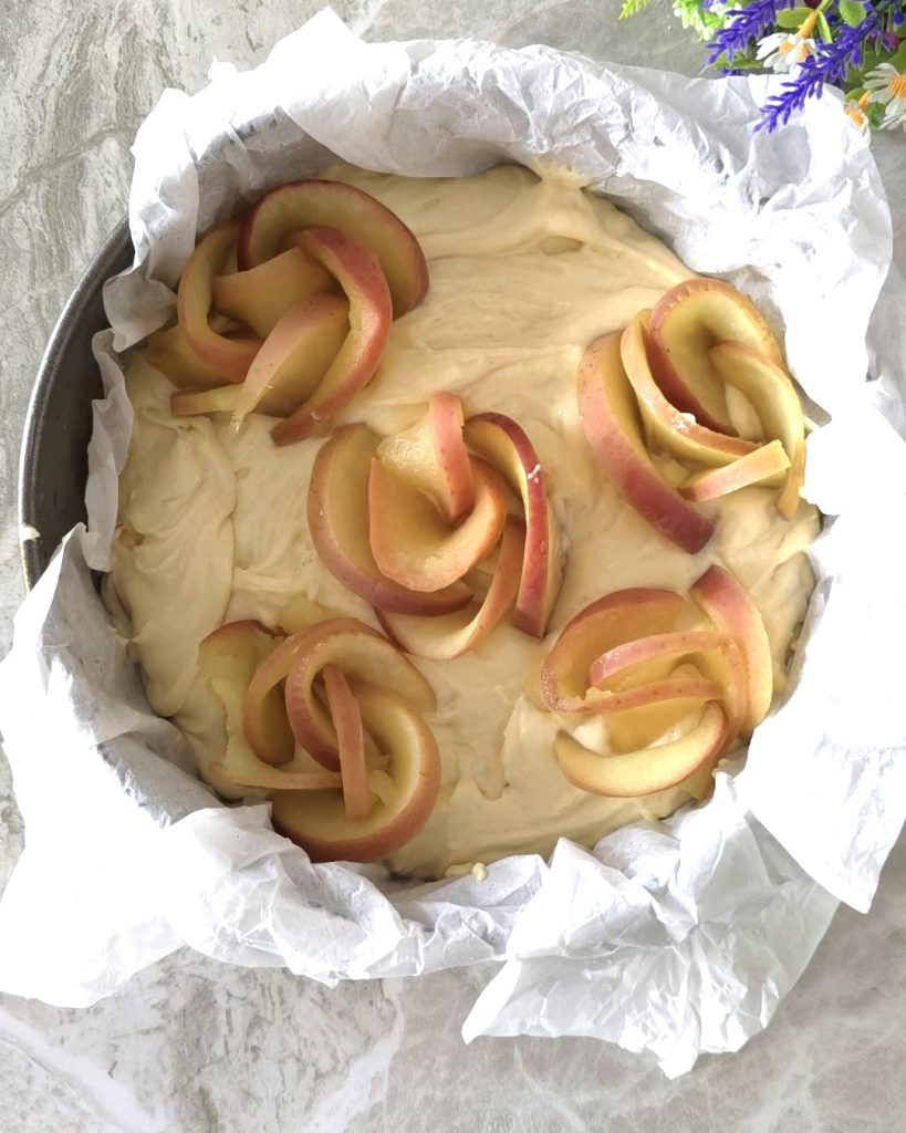Apfelkuchen mit Rosen