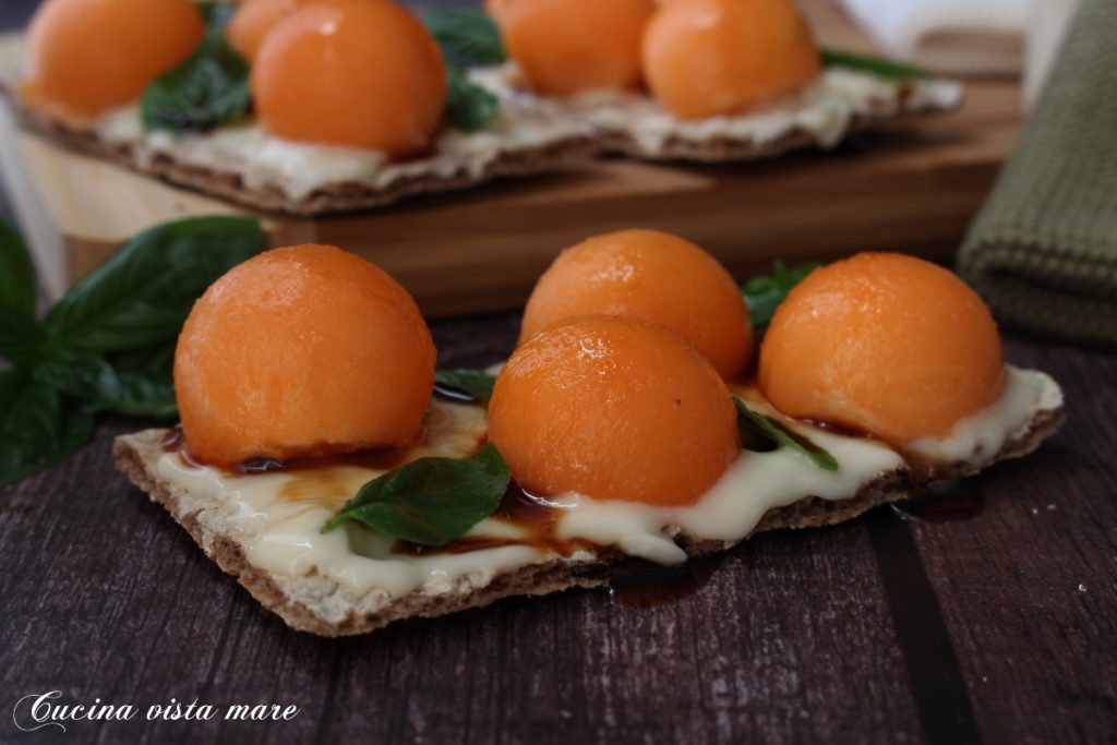 Sommer-Crostini mit Gorgonzola und Melone Küche mit Meerblick