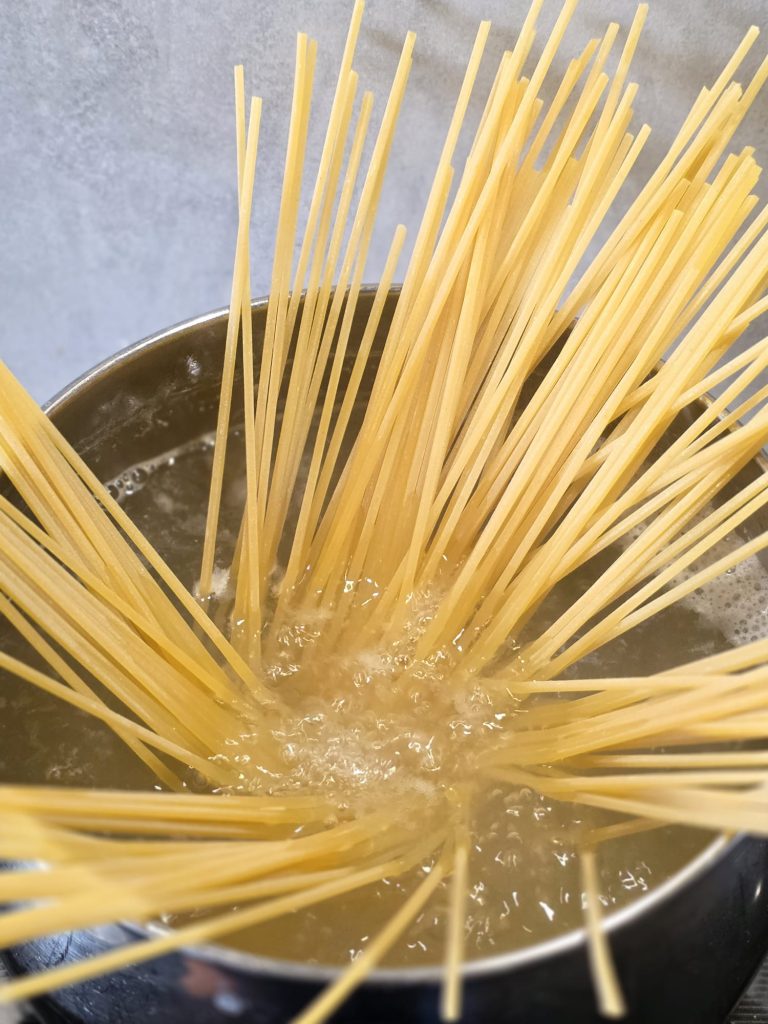 Spaghetti mit Fleischbällchen