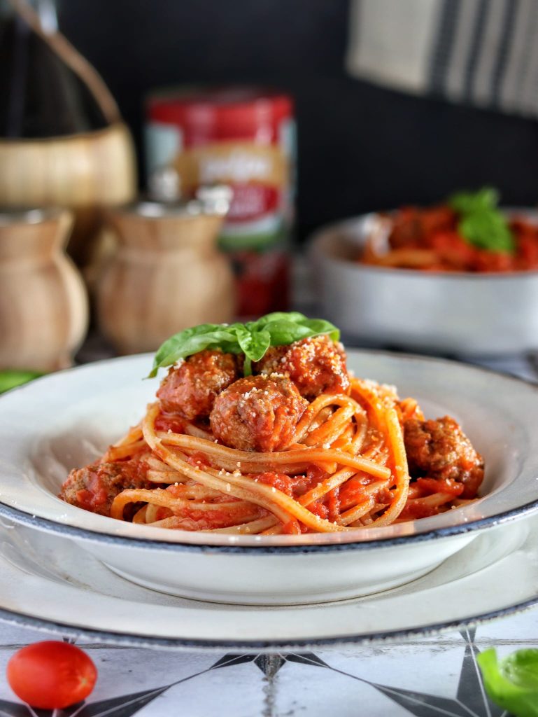Spaghetti mit Fleischbällchen