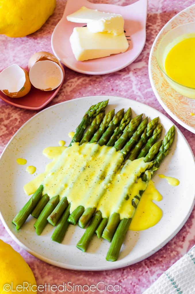 Spargel mit Sauce Hollandaise