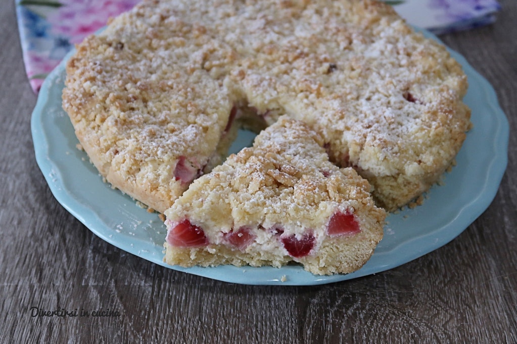 Streuselkuchen mit Ricotta und Erdbeeren