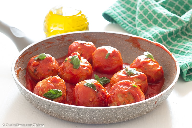 Superleckere Auberginenbällchen in Tomatensoße