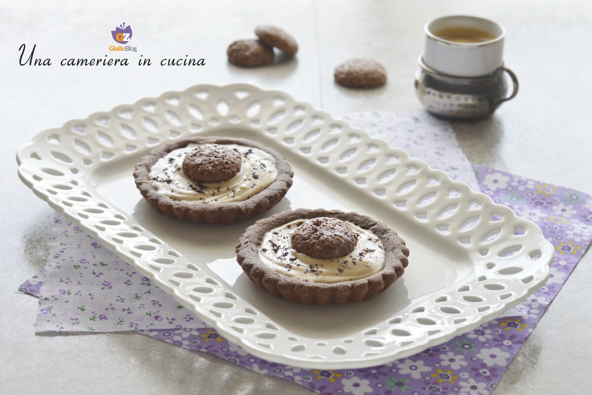 Törtchen mit Haselnuss- und Amaretto-Creme