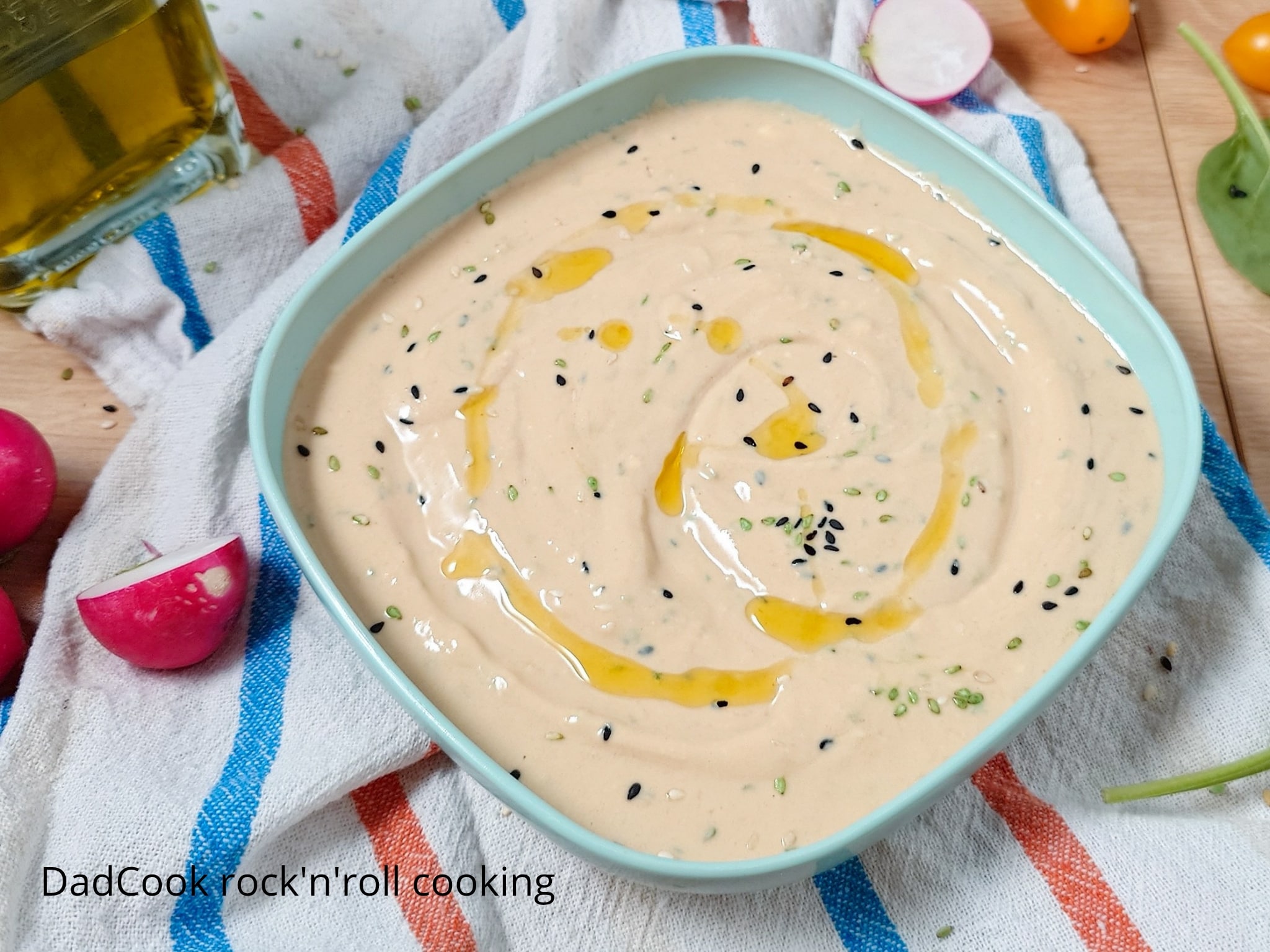 Über die Gewöhnliche Sauce hinaus: Entdecke die Joghurt-, Miso- und Tahina-Sauce, die die anspruchsvollsten Gaumen erobert