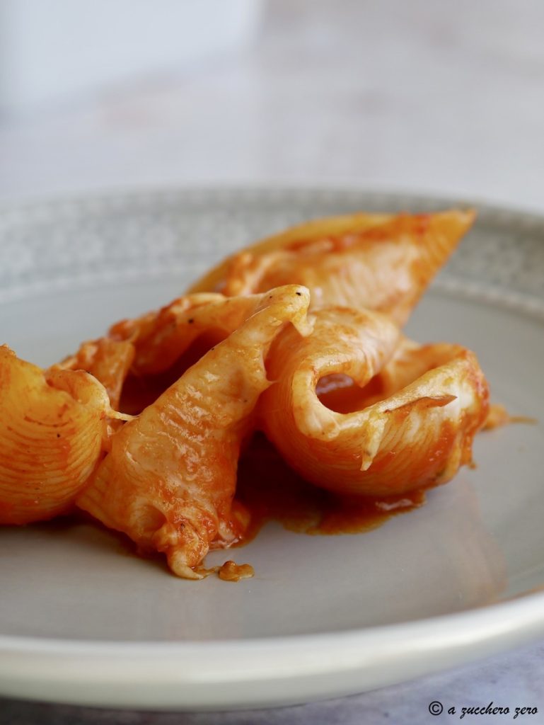 Überbackene Conchiglioni mit Käse
