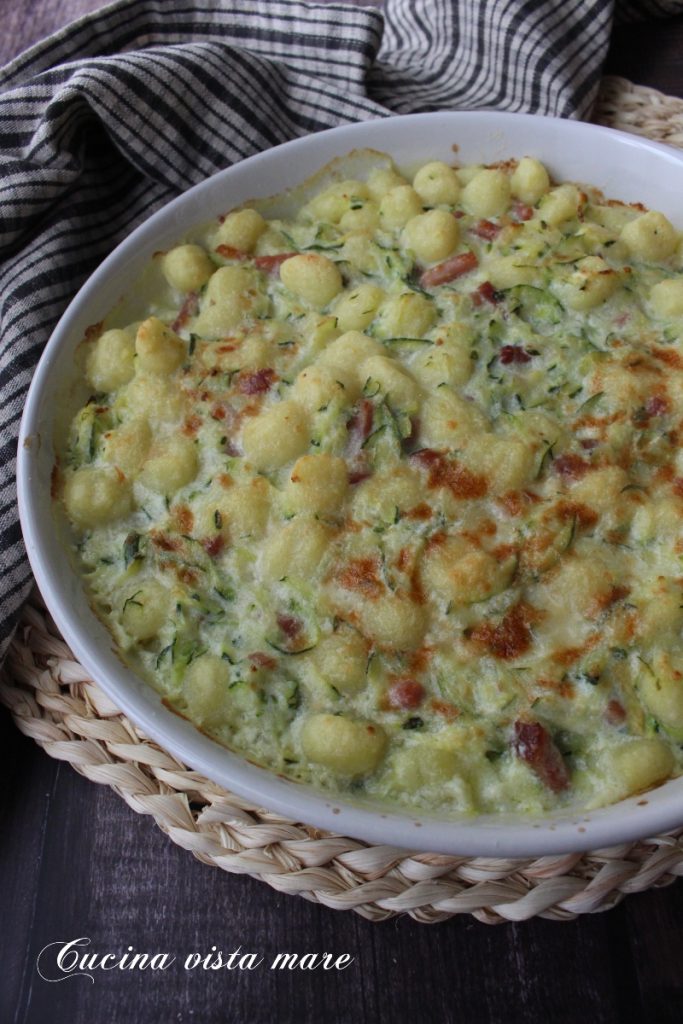 Überbackene Gnocchi mit Zucchini und Speck Küche mit Meerblick