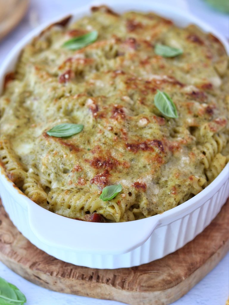 Überbackene Nudeln mit Pesto