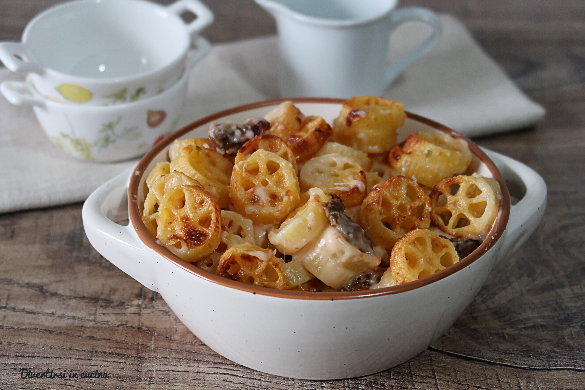 Überbackene Pasta mit Pilzen im Heißluftfritteuse