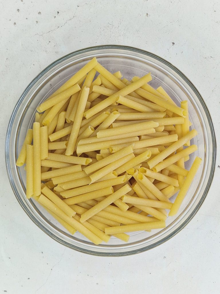 Überbackene Ziti mit Schinken und Mozzarella