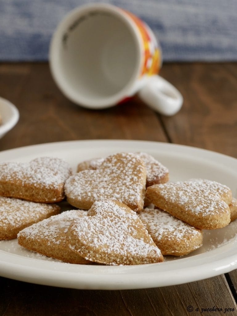 Vollkorn-Chiacchiere-Herzen ohne Butter, Milch und Eier