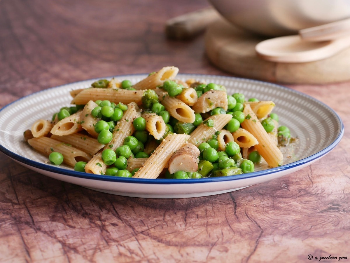 Vollkornnudeln mit Steinpilzen, Spargel und Erbsen