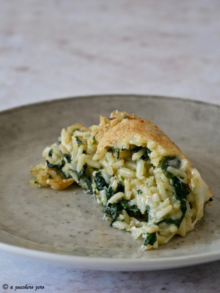 Vollkornreis aus dem Ofen mit Spinat und Käse