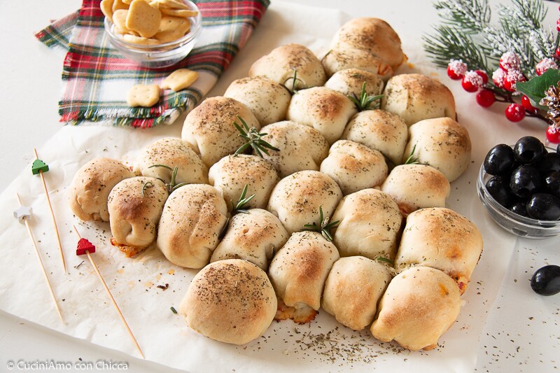 WEIHNACHTSBAUM PIZZA Vorspeise zu Weihnachten