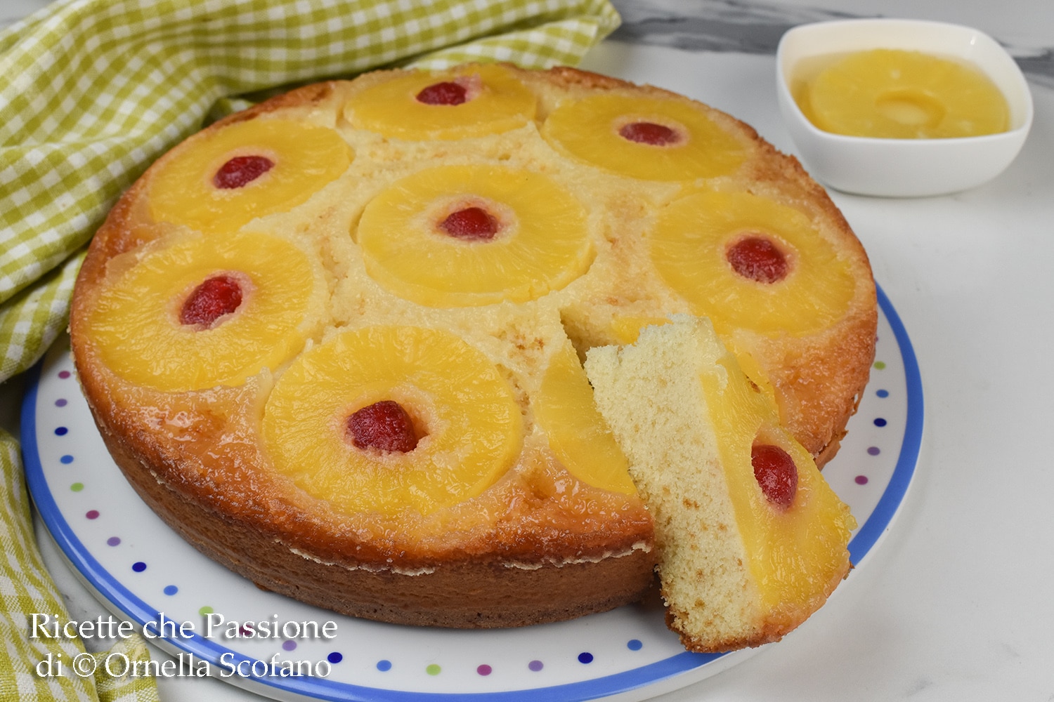 Weicher Ananaskuchen ohne Butter