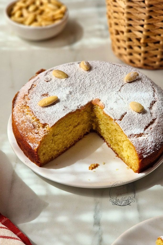 Weicher Kuchen mit Mandelmehl: einfaches und duftendes Rezept