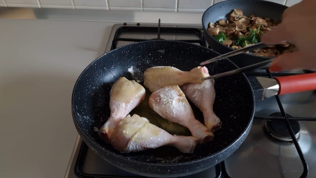 COSCE DI POLLO CON FUNGHI