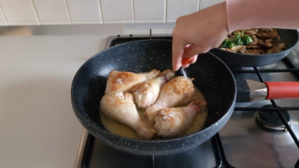 COSCE DI POLLO CON FUNGHI
