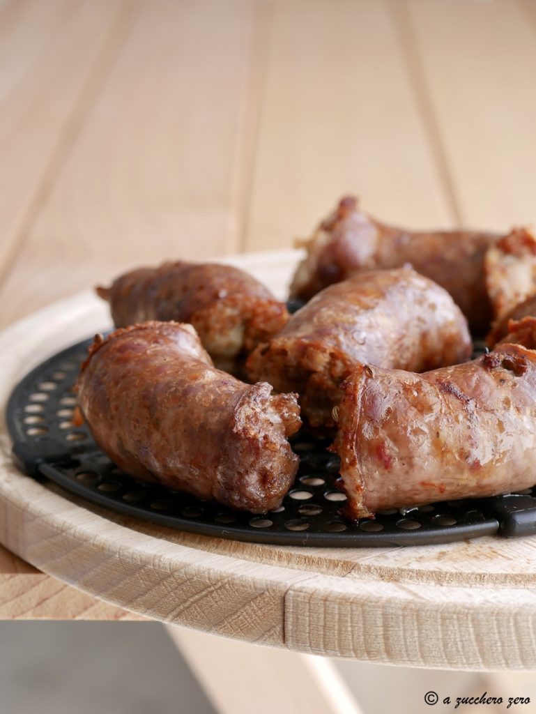 Wie man Wurst entfettet und im Heißluftfritteuse gart