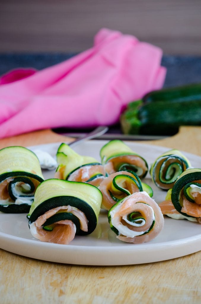 Zucchini- und Lachs-Röllchen