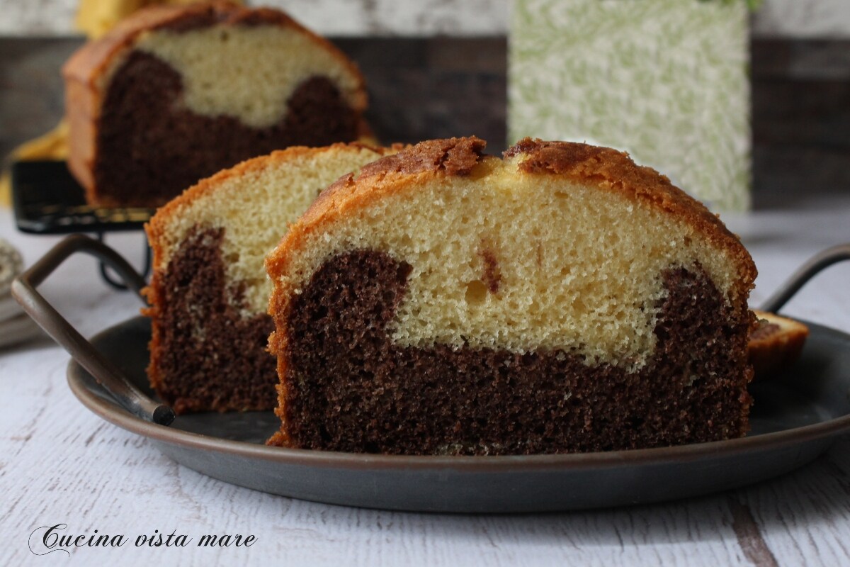 Zweifarbiger Plumcake