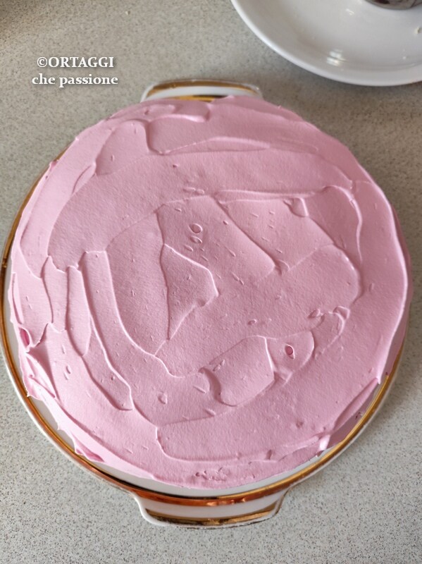 rosa Creme verteilen
