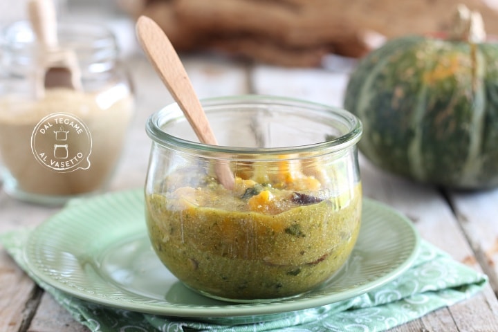 Amaranth mit Gemüse im Glas gekocht