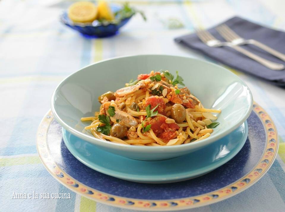 Spaghetti mit frischen Sardellen