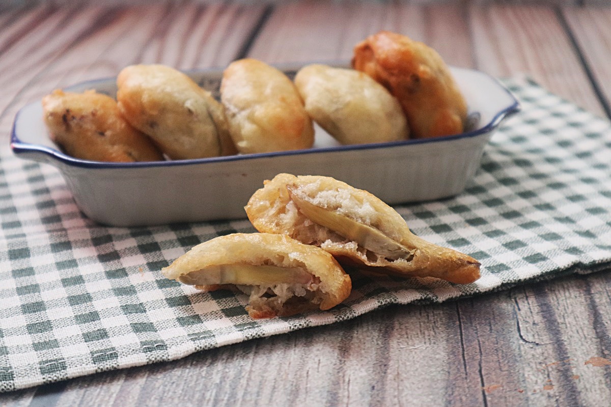 In Teig frittierte Artischocken