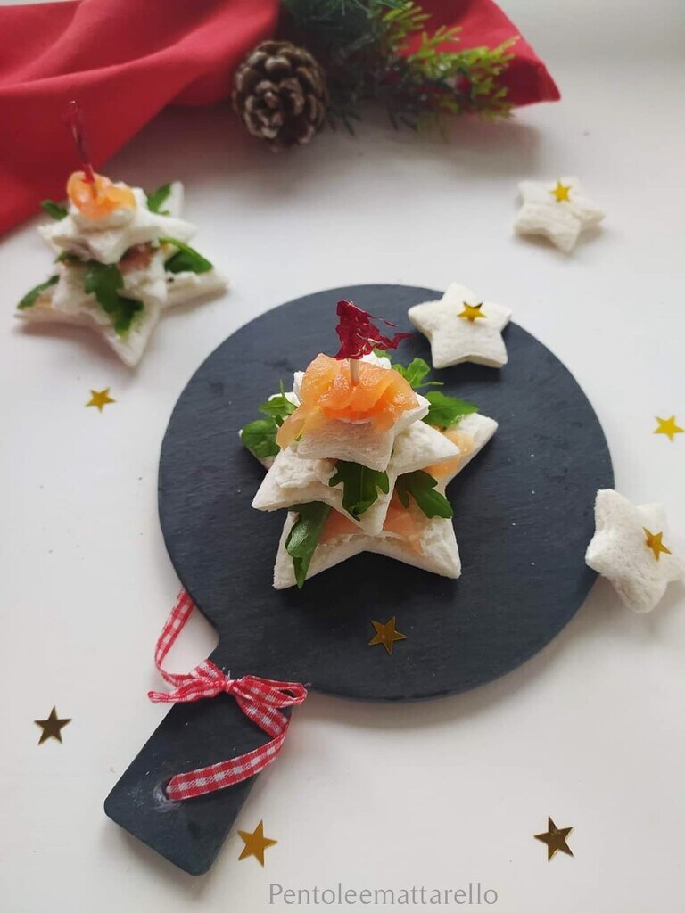 Weihnachtliche Toastbrotbäumchen