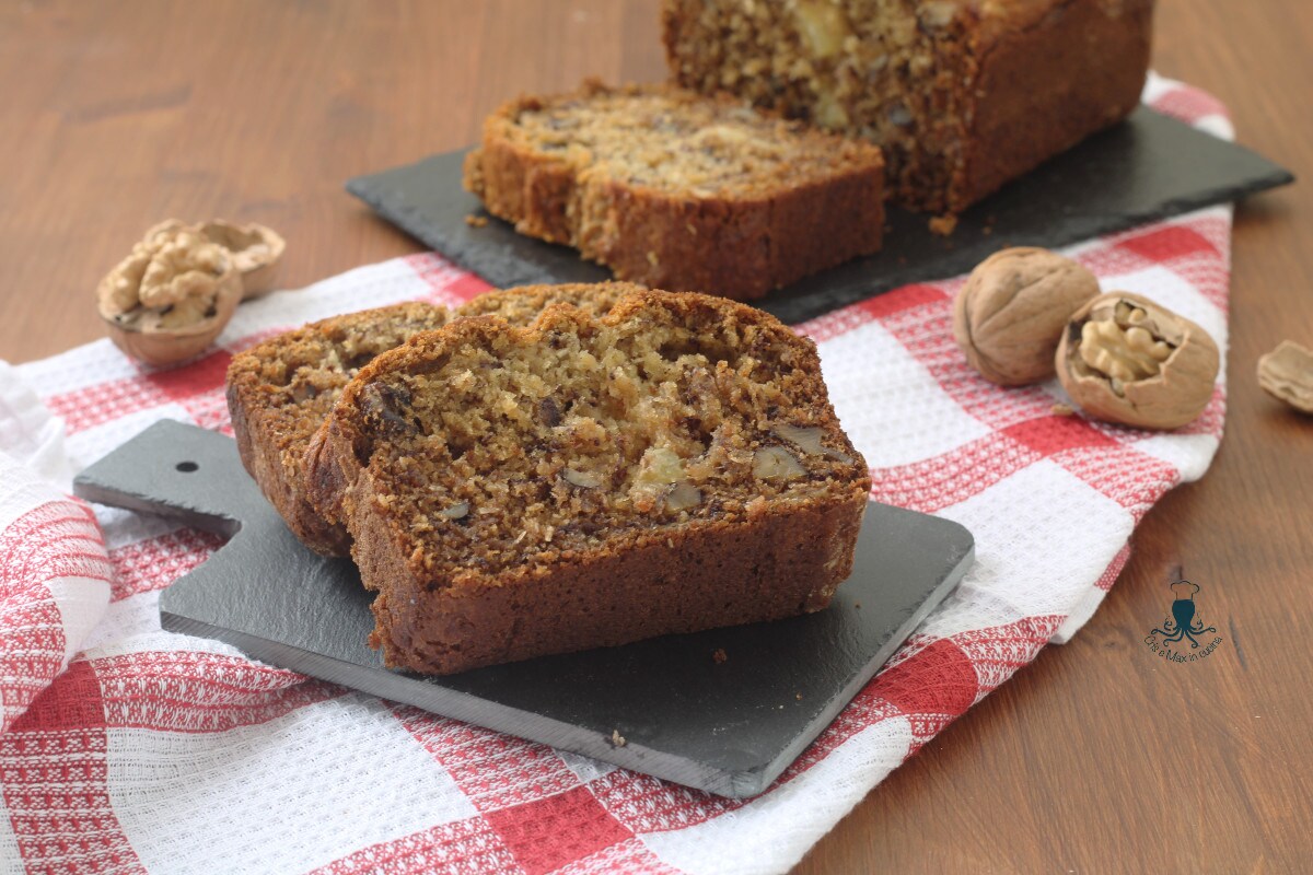 Bananenbrot mit Kokos und Ananas