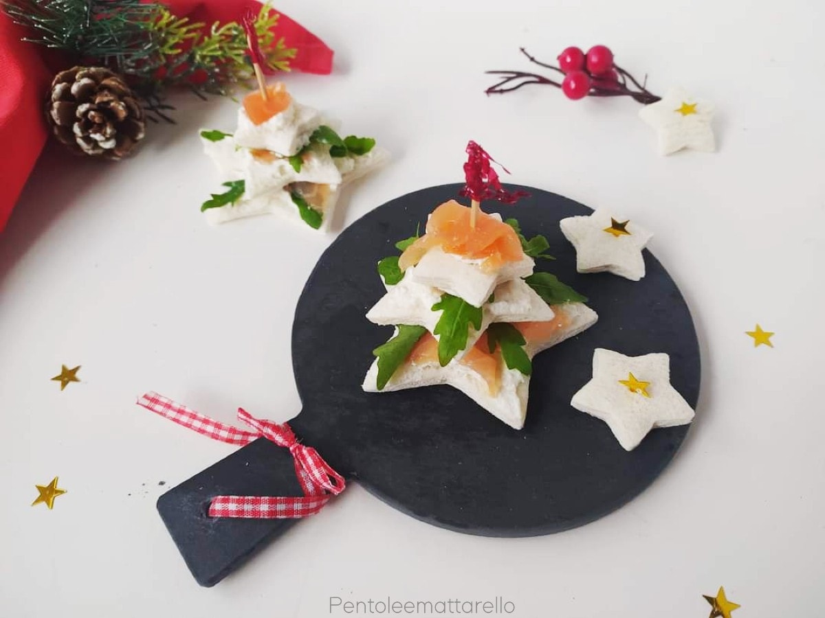 Weihnachtliche Toastbrotbäumchen