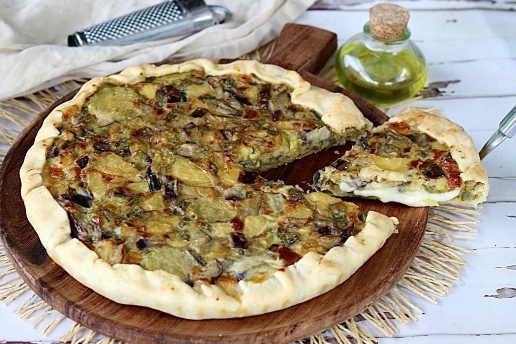 Rustikale Gemüsetorte, eine schmackhafte Art, sie zu genießen.