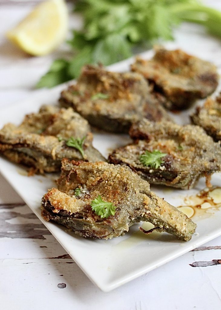 Mit der Heißluftfritteuse gratinierte Artischocken, knusprig mit weichem Kern