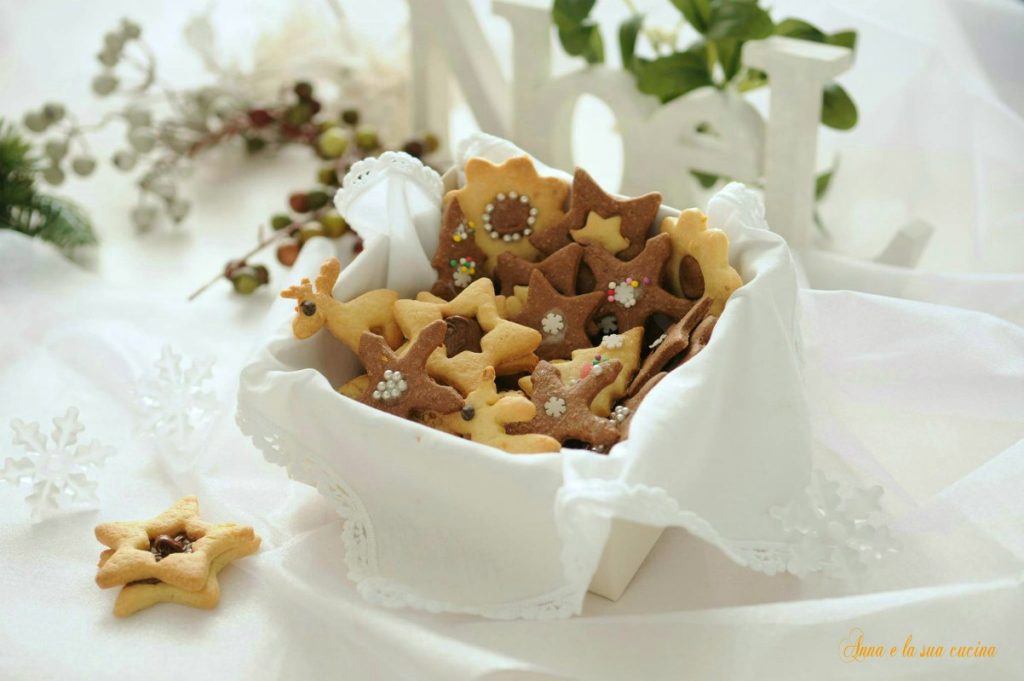 Gemischte Weihnachtsplätzchen als Geschenk