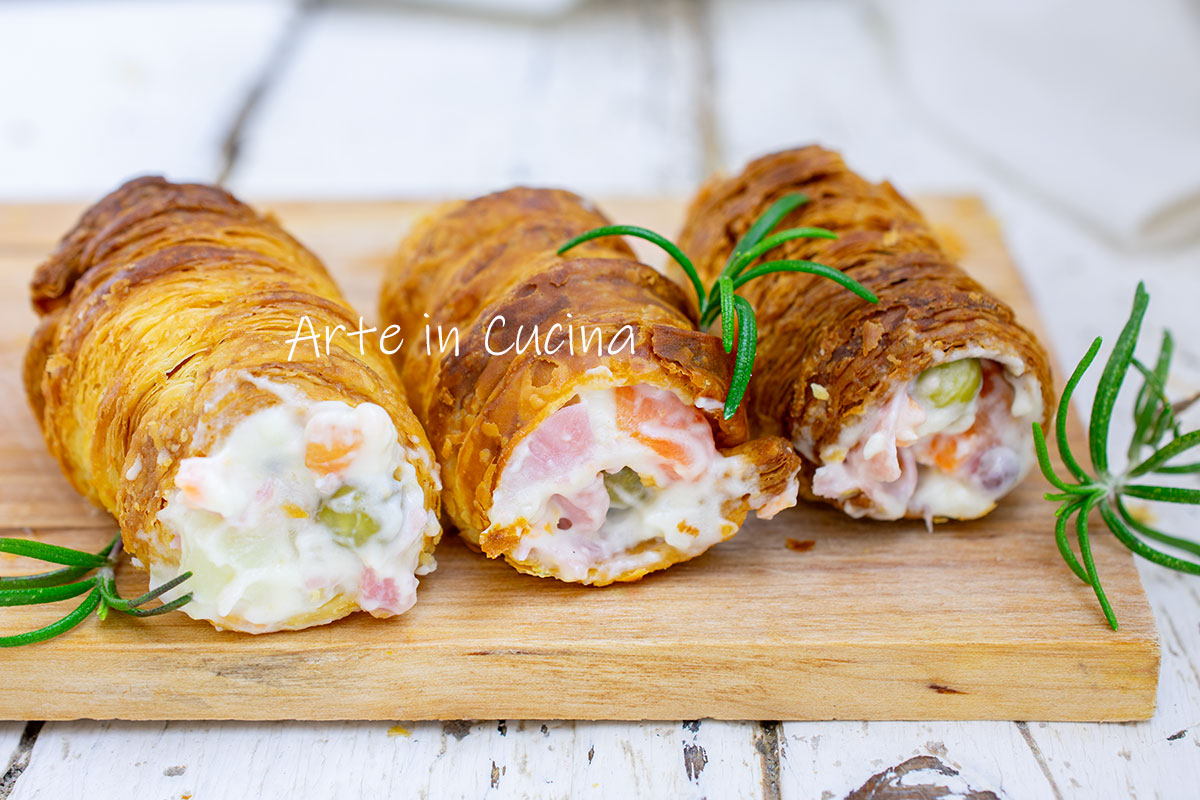 BLÄTTERTEIG-CANNOLI MIT RUSSISCHEM SALAT