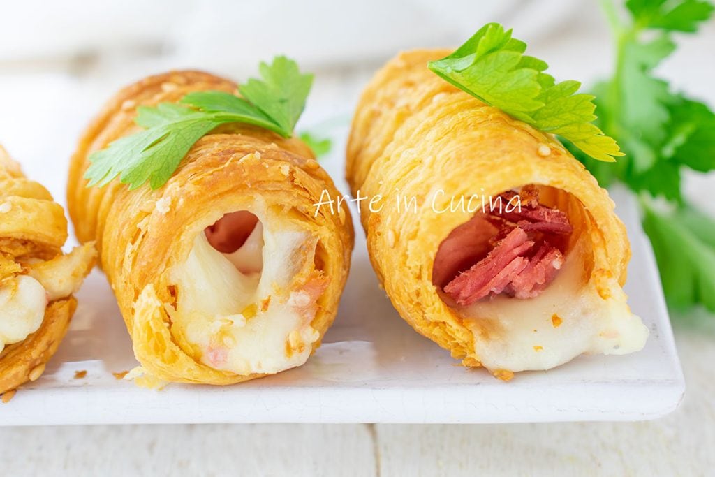 Blätterteig-Cannoli Schinken und Provola
